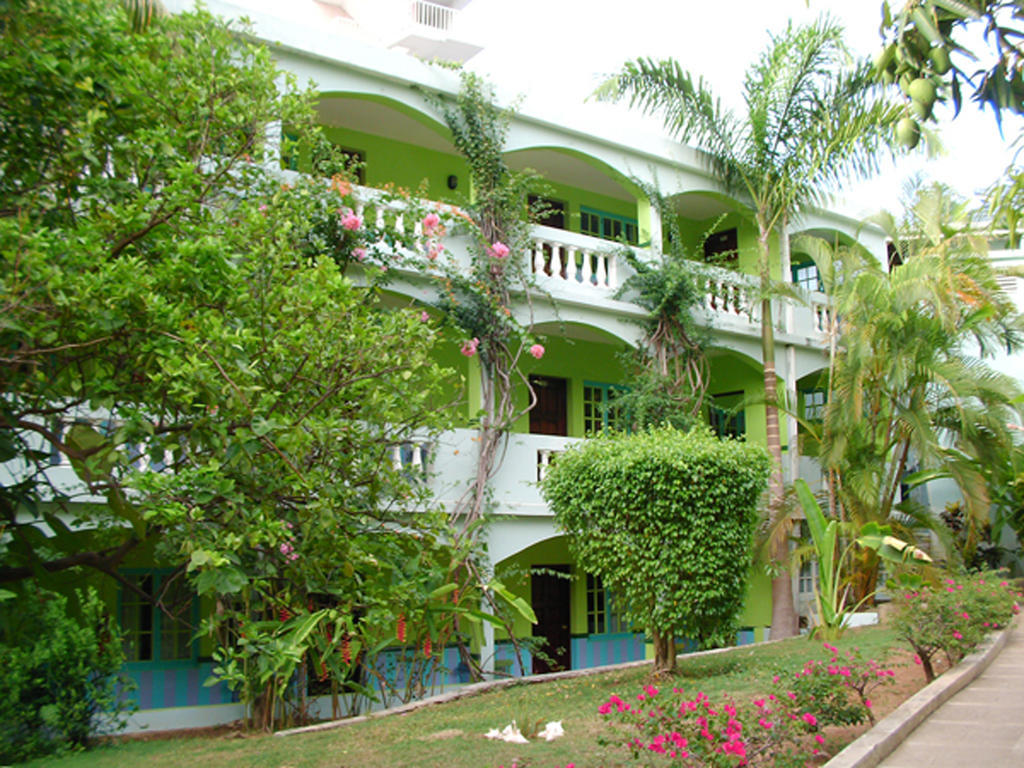 Doctors Cave Beach Hotel Бухта Монтего Экстерьер фото