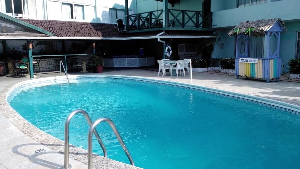 Doctors Cave Beach Hotel Бухта Монтего Экстерьер фото